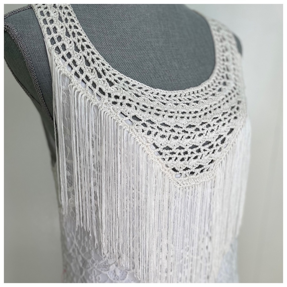 BEBE LACE + FRINGE SHIFT DRESS WHITE SIZE M - Picture 8 of 9